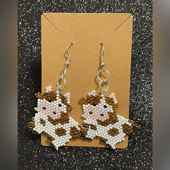 Cow handmade beaded earrings - Picture 1 of 1